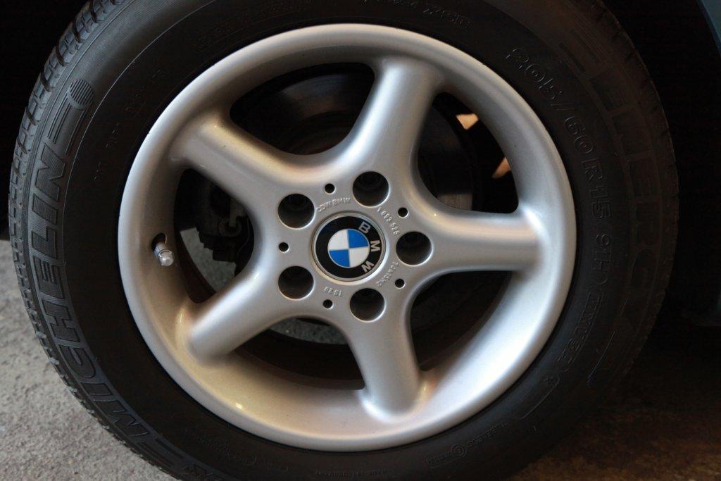 BMW Z3 Wheel Round Spoke 36111093525 Style 18 - Original BMW